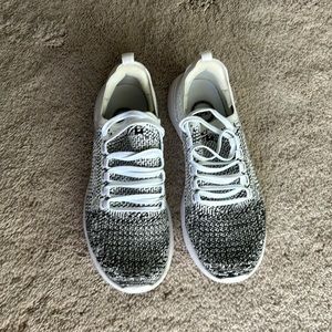 APL Techloom Breeze Women’s Size 8